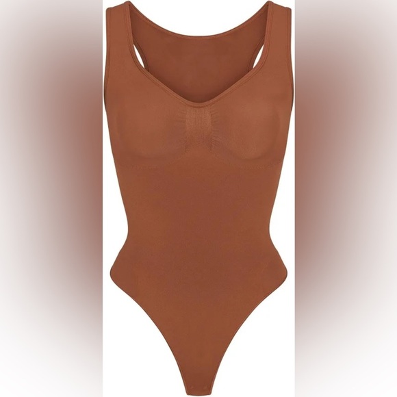 SKIMS Other - Skims SEAMLESS SCULPT SCOOP NECK THONG BODYSUIT | BRONZE / M